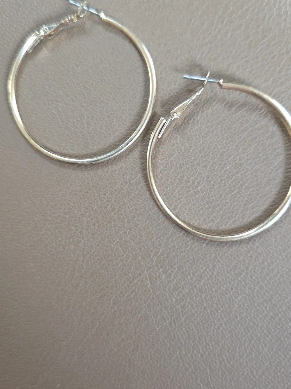 Classic Gold Hoop Earrings - Medium Size Lightweight - Picture 2 of 3